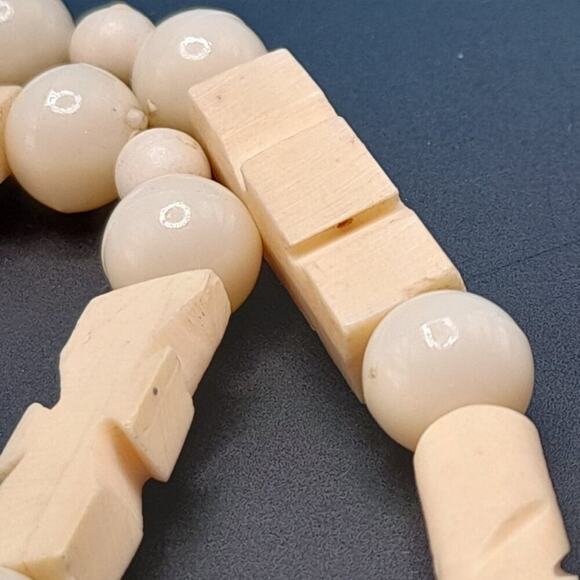 Vintage Carved Elephant Necklace, Carved Long Beads, Acrylic Round Beads - Picture 9 of 12